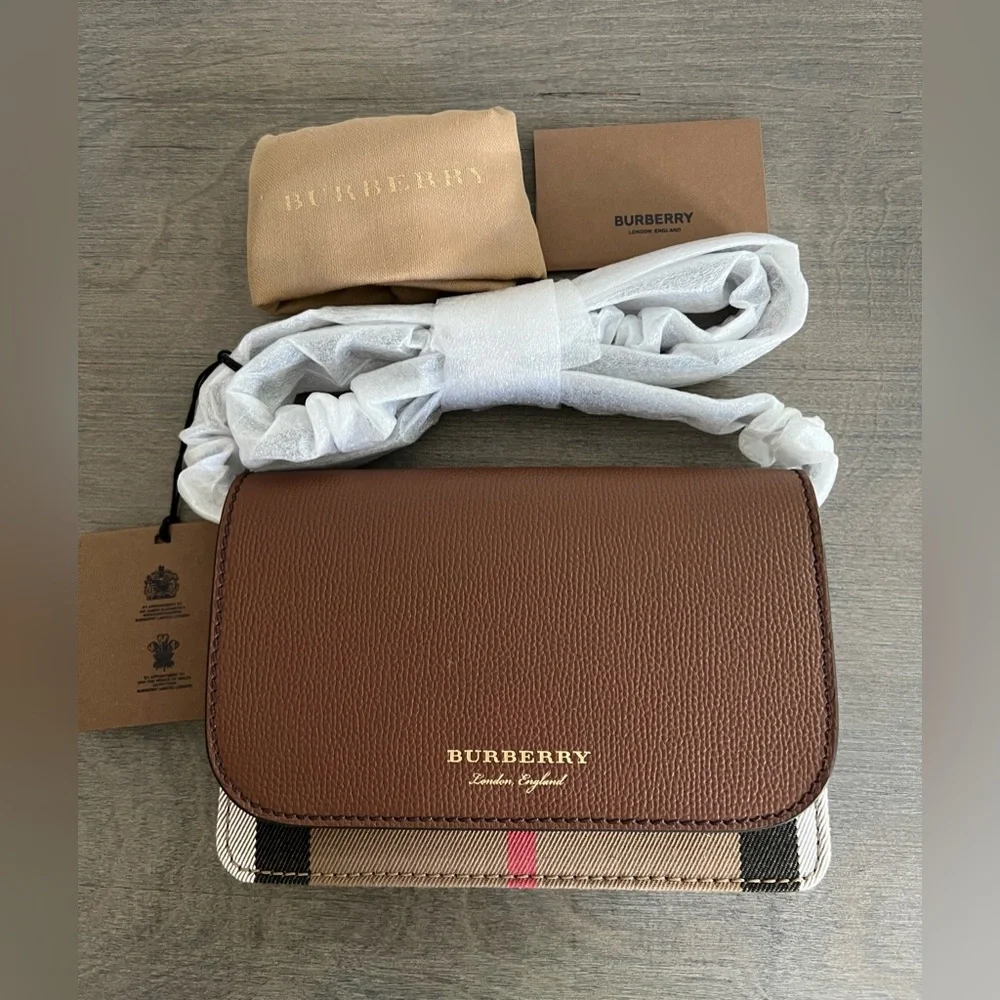 Burberry Hampshire Crossbody House Check Derby In Tan - Picture 2 of 12